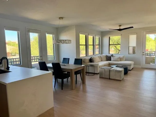 Luxury Retreat In The Heart Of Kierland *