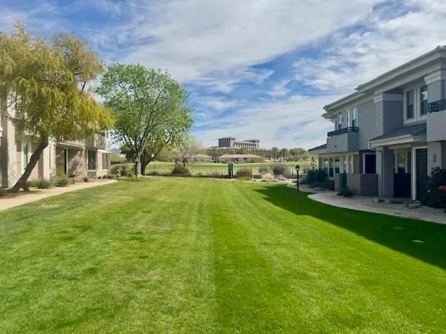 Luxury Retreat In The Heart Of Kierland Apartment *